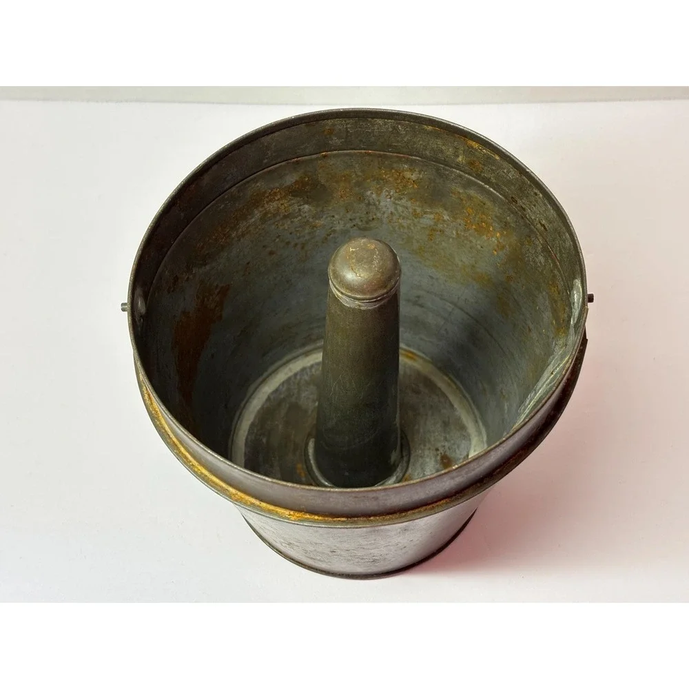 Bundt Cake Pan Jell-O Mold Locking Lid Triangle Vintage Fries